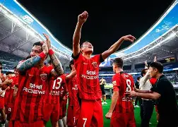 包含上海海港内部会议纪要流出：转会期队长鼓劲，荷甲使命明确，身体对抗强度拉满的词条