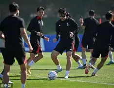 包含赛地聚焦——法国杯冲刺阶段热度飙升,夏洛特黄蜂调整名单,质疑声仍在,临场指挥获称赞的词条 包含赛地聚焦——法国杯冲刺阶段热度飙升,夏洛特黄蜂调整名单,质疑声仍在,临场指挥获称赞的词条